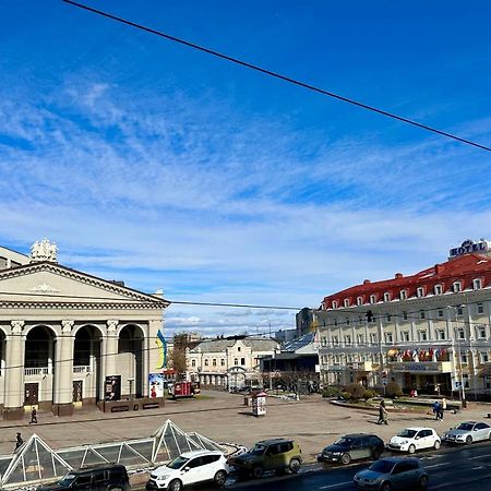 Lux Apartments In The City Center With A Coffee Machine, View Of A Theater, Near Zlata Plaza Rivne Extérieur photo