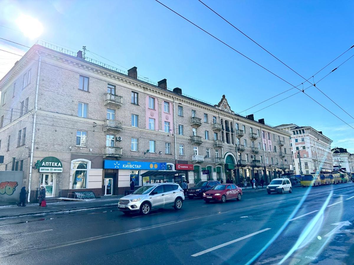 Lux Apartments In The City Center With A Coffee Machine, View Of A Theater, Near Zlata Plaza Rivne Extérieur photo