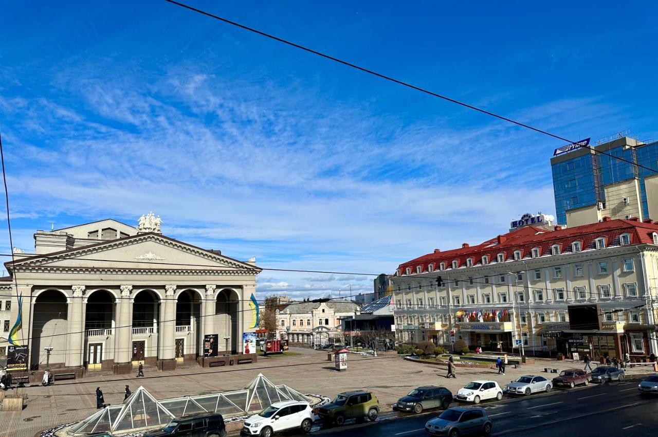 Lux Apartments In The City Center With A Coffee Machine, View Of A Theater, Near Zlata Plaza Rivne Extérieur photo